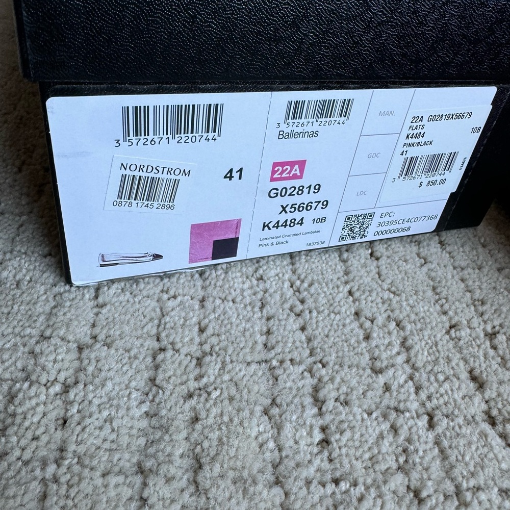 CHANEL Two-Tone Pink and Black Flats 41 - Picture 9 of 9
